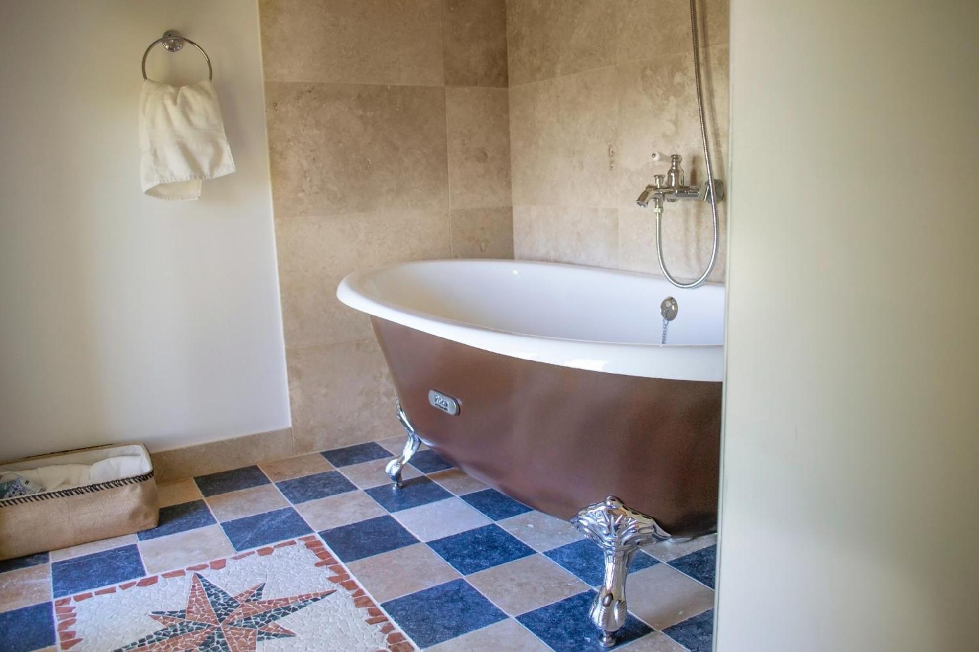 La Reserve Du Chateau De Roques Puisseguin Extérieur photo