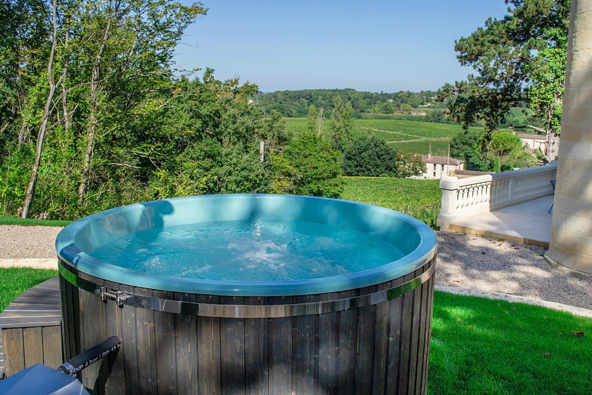 La Reserve Du Chateau De Roques Puisseguin Extérieur photo